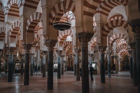 Mosque-Cathedral and Jewish Quarter guided tour