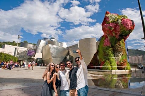 Bilbao Old Town Walking Tour, Guggenheim Museum and River Cruise