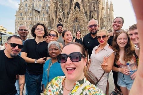 Barcelona in 3h: Sagrada, Batlló, Pedrera & Gothic Quarter walk