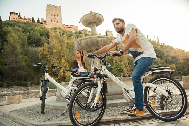 Electric Bike Tour in Albayzin