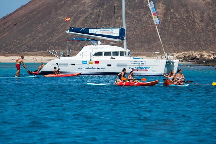 4-Hour Boat Trip to Isla de Lobos from Fuerteventura (Combo Deluxe)