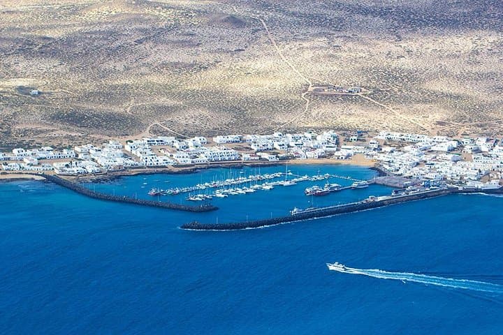 Caleta de Sebo, La Graciosa Island