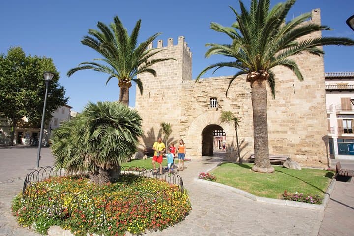 Alcudia old walls