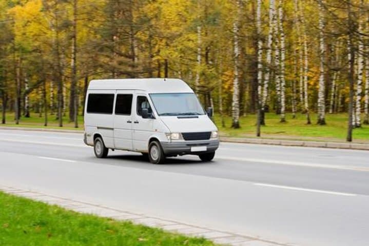 Shared Departure Transfer: Lyon hotel to Lyon-Saint Exupery Airport