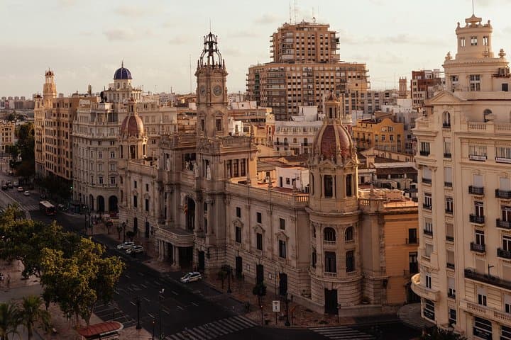 Get ready to wander past the beautiful landmarks of Valencia.