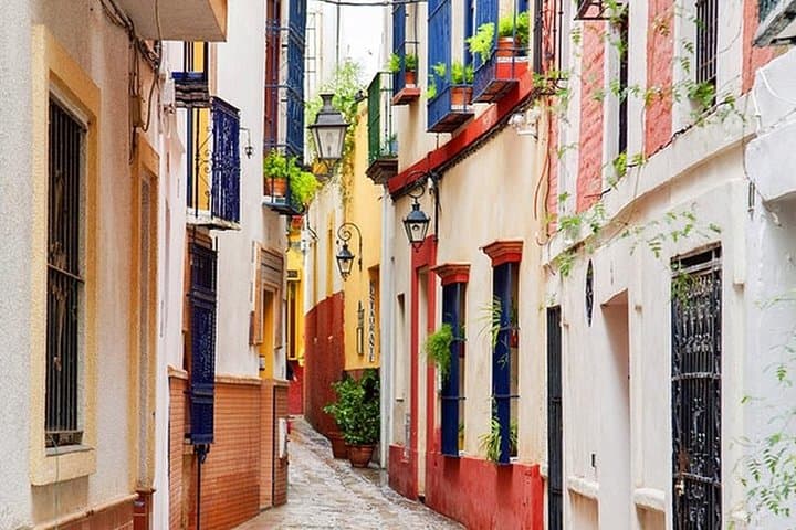 A labyrinth of narrow streets and alleys