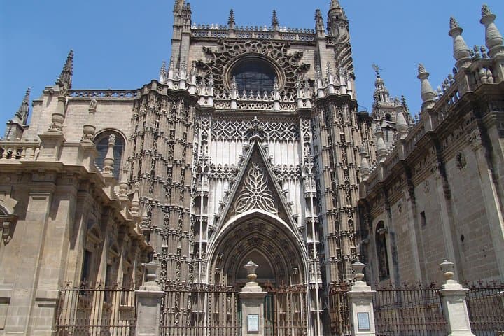 Seville Cathedral, Alcazar, and Jewish Quarter Skip-the-Line Combo Tour