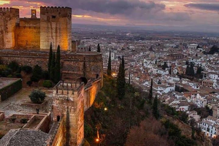Transfer from Seville to Granada with a stop to explore Ronda