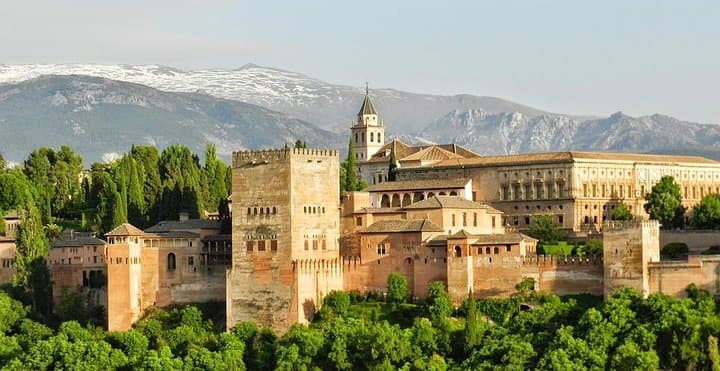 Hang out with locals in Granada