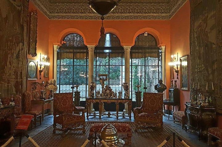 la dueña palace
