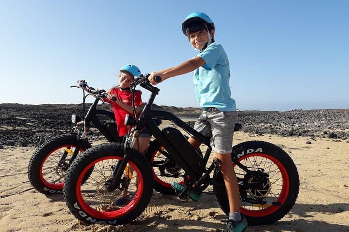From Corralejo: E-bike/E-scooter 3-4 hour excursion