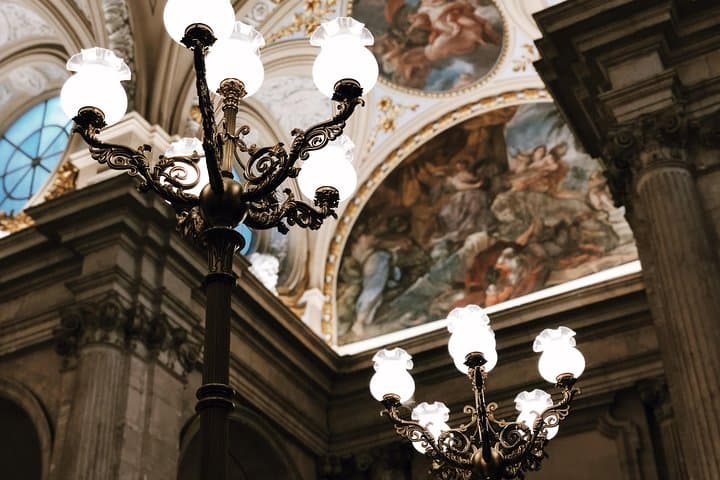 Skip the Line Royal Palace Madrid Tour Semi-Private 8ppl max