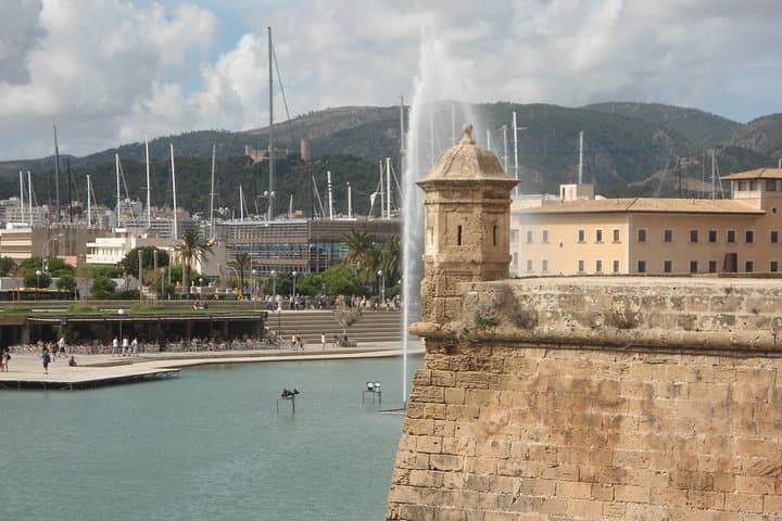 Gaudí and Modernist Art: Guided Tour in Palma de Mallorca