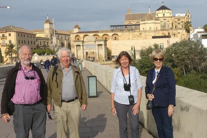 https://media-cdn.tripadvisor.com/media/attractions-splice-spp-720x480/07/b8/16/0c.jpg
