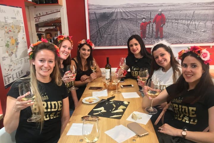 Private Wine & Gourmet Tapas Tour in Madrid with Sommelier