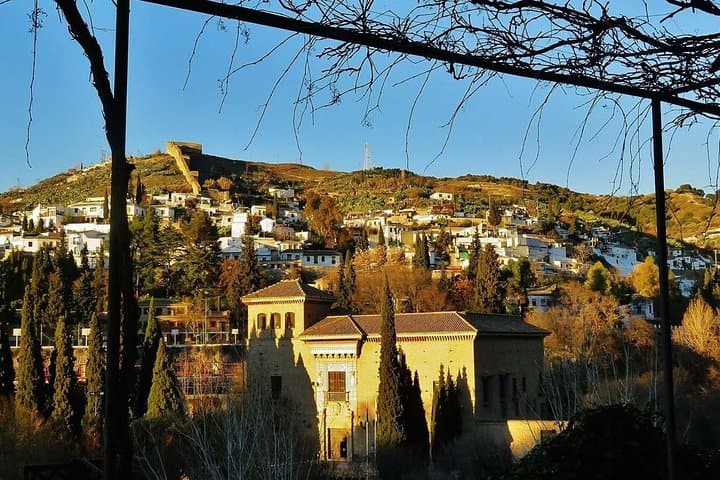 Alhambra Sunset Tour: Generalife, Alcazaba & Albaicín
