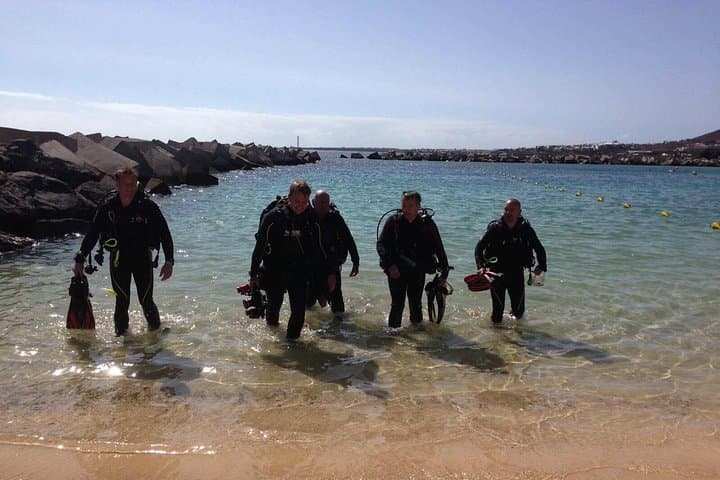 Make a private Try Dive, for your first Scuba experience!