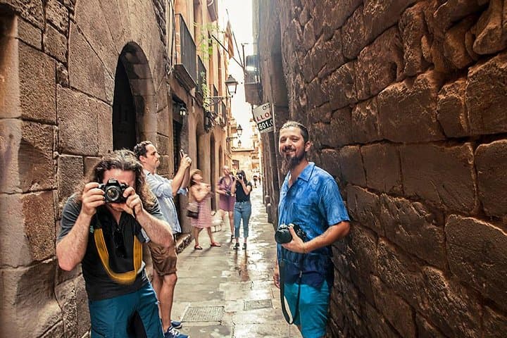 Private Photography Walking Tour with a Local