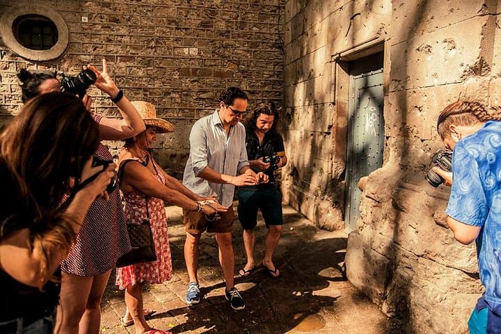 Private Photography Walking Tour with a Local
