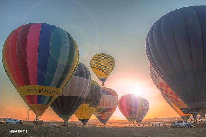 Seville Hot-Air Balloon Ride with Breakfast, Cava & Hotel Pick up