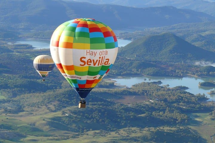 Seville Hot-Air Balloon Ride with Breakfast, Cava & Hotel Pick up
