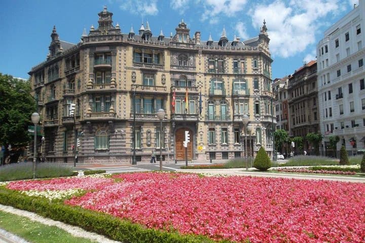 3-day Bilbao Bike Tour and Guggenheim Museum Ticket