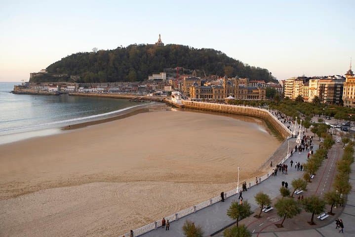 Private walking tour in San Sebastian