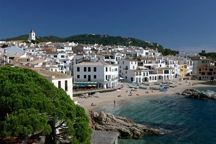 Private Girona and Costa Brava Tour from Barcelona