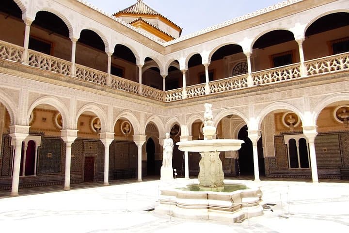 4-Hour Private Guided Walking Tour: Palaces of Seville