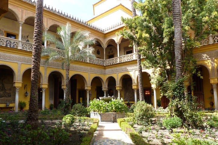 4-Hour Private Guided Walking Tour: Palaces of Seville