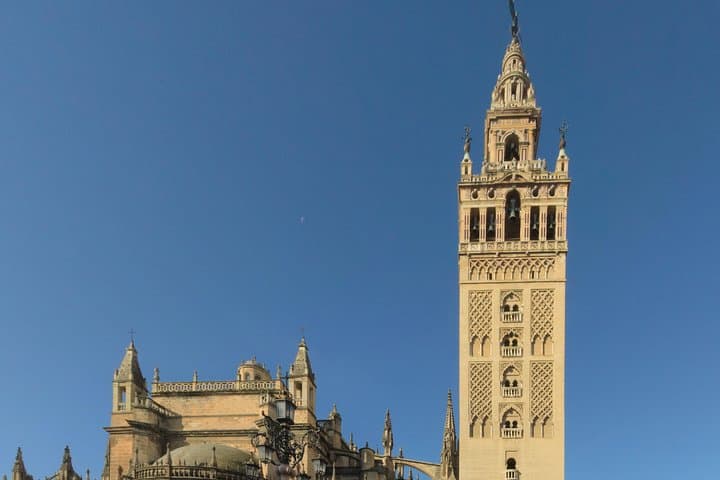 4 hours private Walking Tour of Seville with Tapas introduction