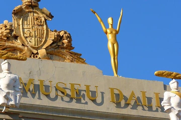 Private 6-Hour tour of Dali Museum in Figueras from Barcelona with Hotel pick up