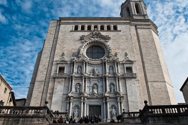 6 hours private tour of Girona: GAME OF THRONES from Barcelona with pick up