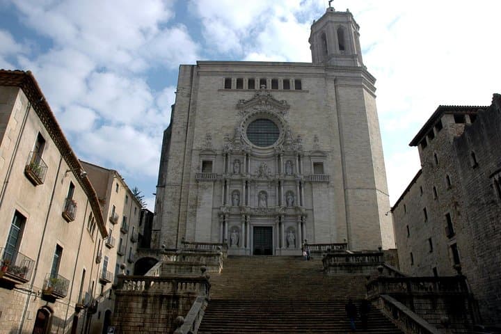 6 hours private tour of Girona: GAME OF THRONES from Barcelona with pick up