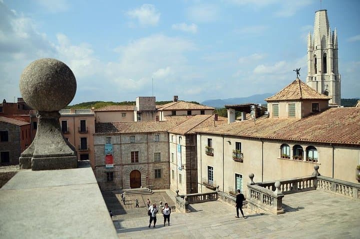 6 hours private tour of Girona: GAME OF THRONES from Barcelona with pick up