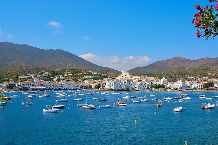 Private tour of Dali Museum in Figueras and Cadaques from Barcelona with pick up