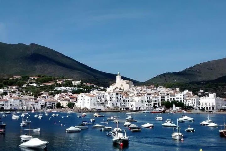 Private tour of Dali Museum in Figueras and Cadaques from Barcelona with pick up