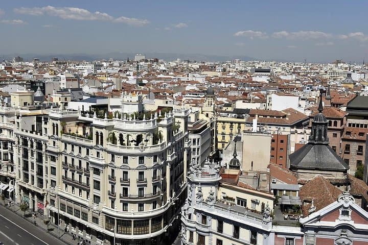 Madrid 4 hours Private city Tour with Hotel Pick up