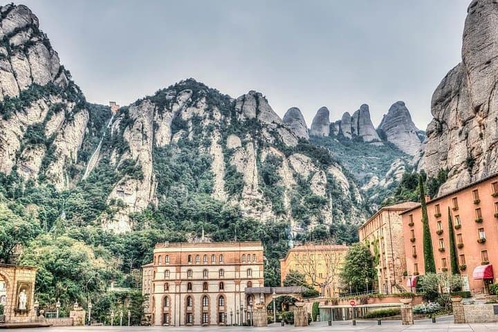 Full Day Private Tour of Montserrat and Winery from Barcelona with pick up