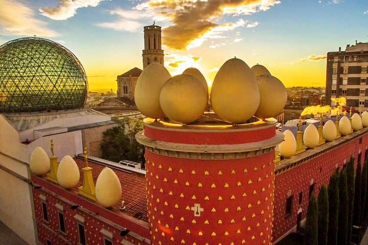 Dali Museum & Cadaques Small Group Tour with Hotel pick-up