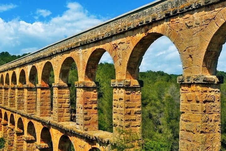 Tarragona and Sitges Tour with Small Group and Hotel Pick Up