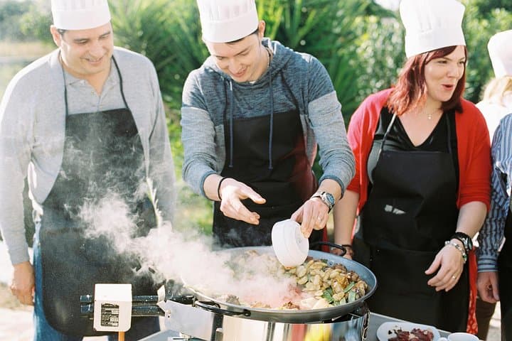 Ready for an unforgettable day, filled with aromas, fire, and passion? Because paella isn't just made with ingredients; it's made with soul. Reserve your spot now and join this unique experience!