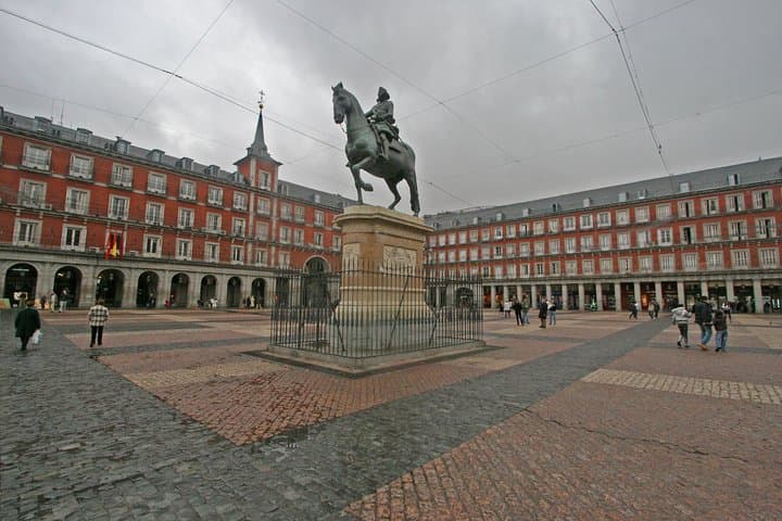 Madrid 4-Hour Private Custom Walking Tour of Los Austrias