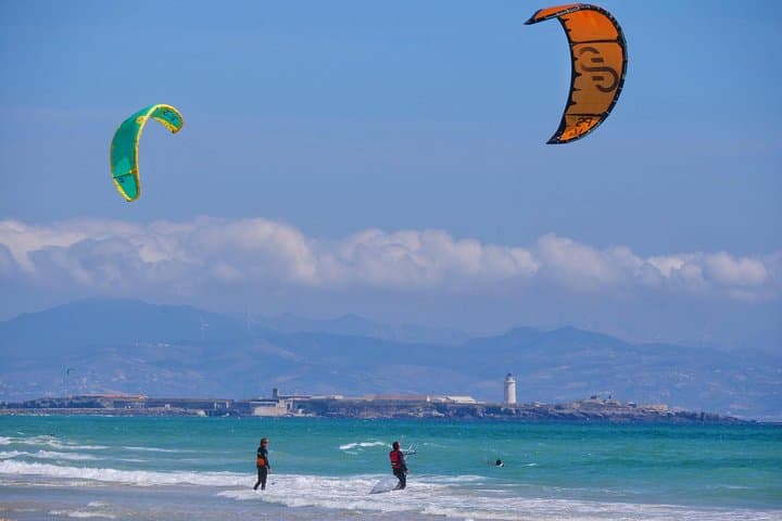 Semi-private kitesurfing lessons in Tarifa (adapted to every level)