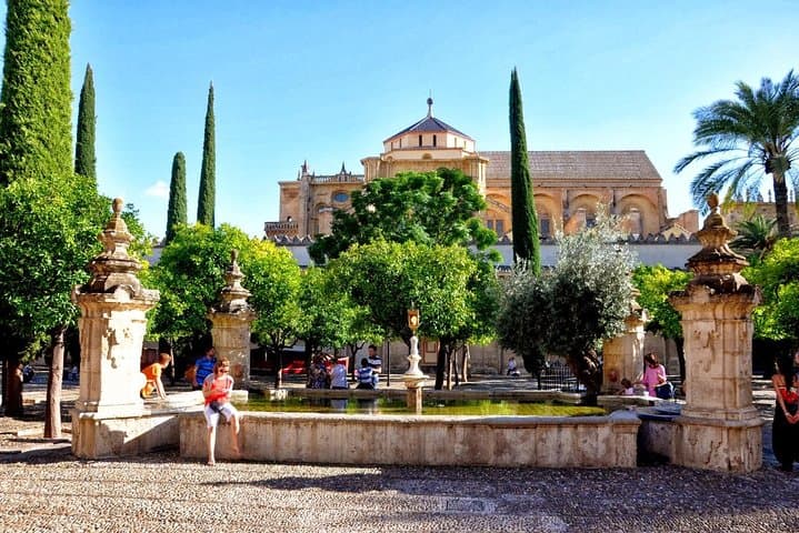 Fuente Patio de los Naranjos