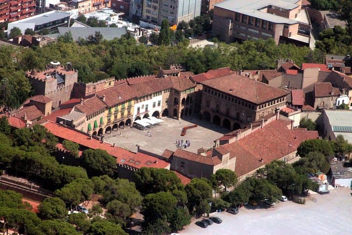 Poble Espanyol Private Tour in Barcelona with Pick up and Drop off