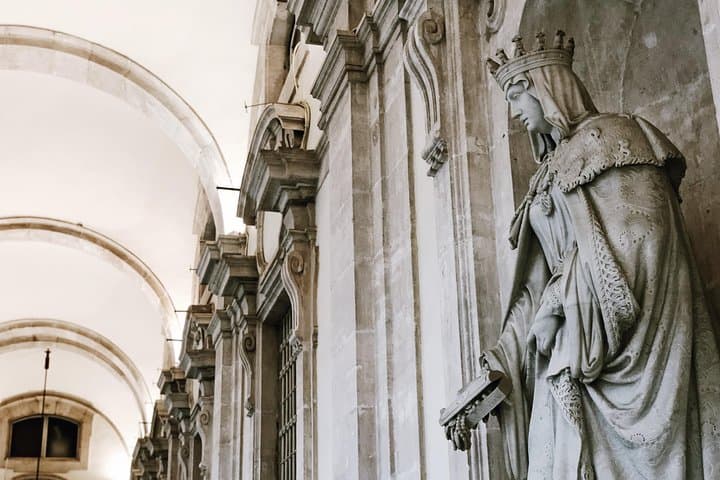 Royal Palace & Old City Madrid Guided Tour Semi-Private 8ppl Max
