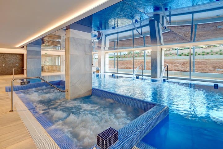 Relaxing back massage & day SPA