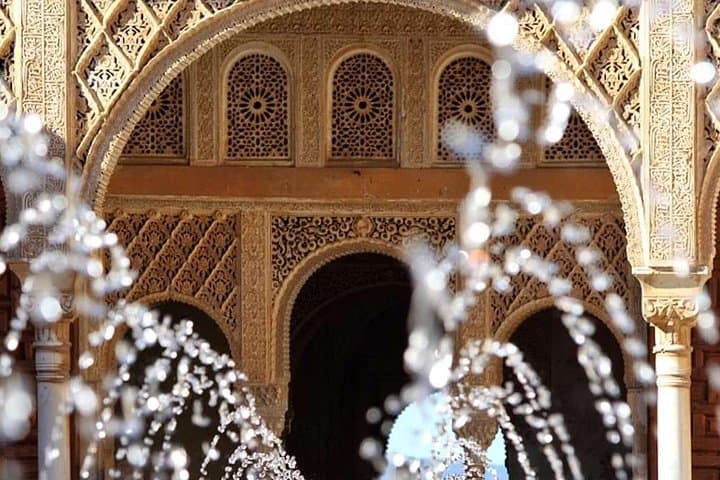 Alhambra Private Tour: Nasrid Palaces, Alcazaba and Generalife