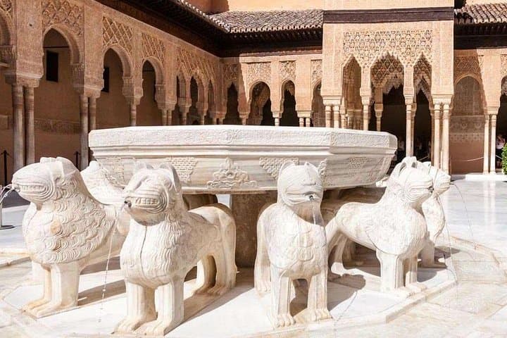 Alhambra Private Tour: Nasrid Palaces, Alcazaba and Generalife